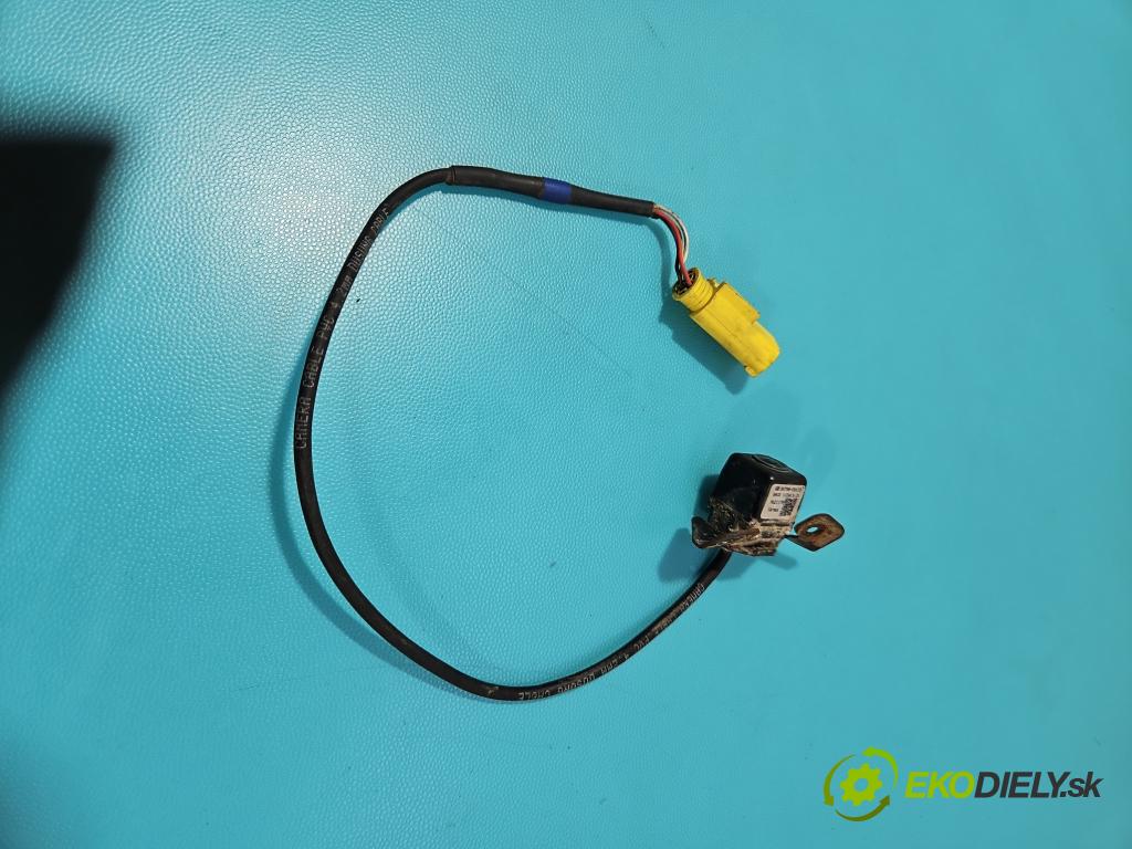 Hyundai Ix35 2.0 CRDI 136 HP manual 100 kW 1995 cm3 5- Kamera cúvania 95790-2S113