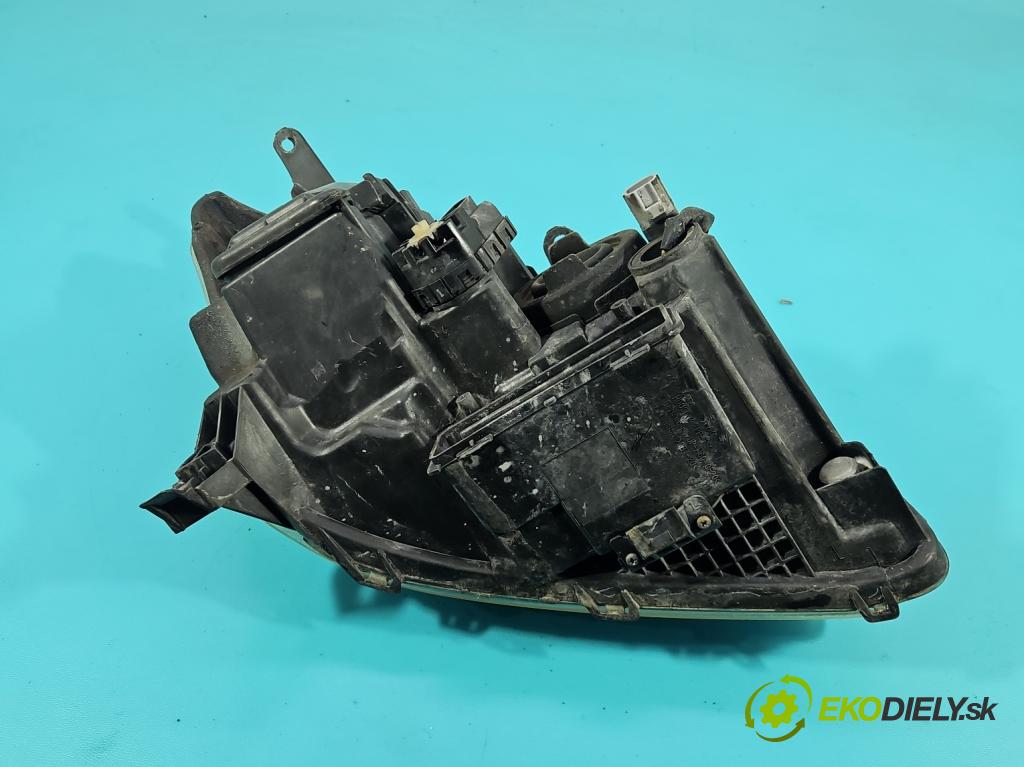 Toyota Avensis II T25 2003-2008 1.8 vvti 129 hp manual 95 kW 1794 cm3 5- světlo levý  (Klika dveří ostatní)