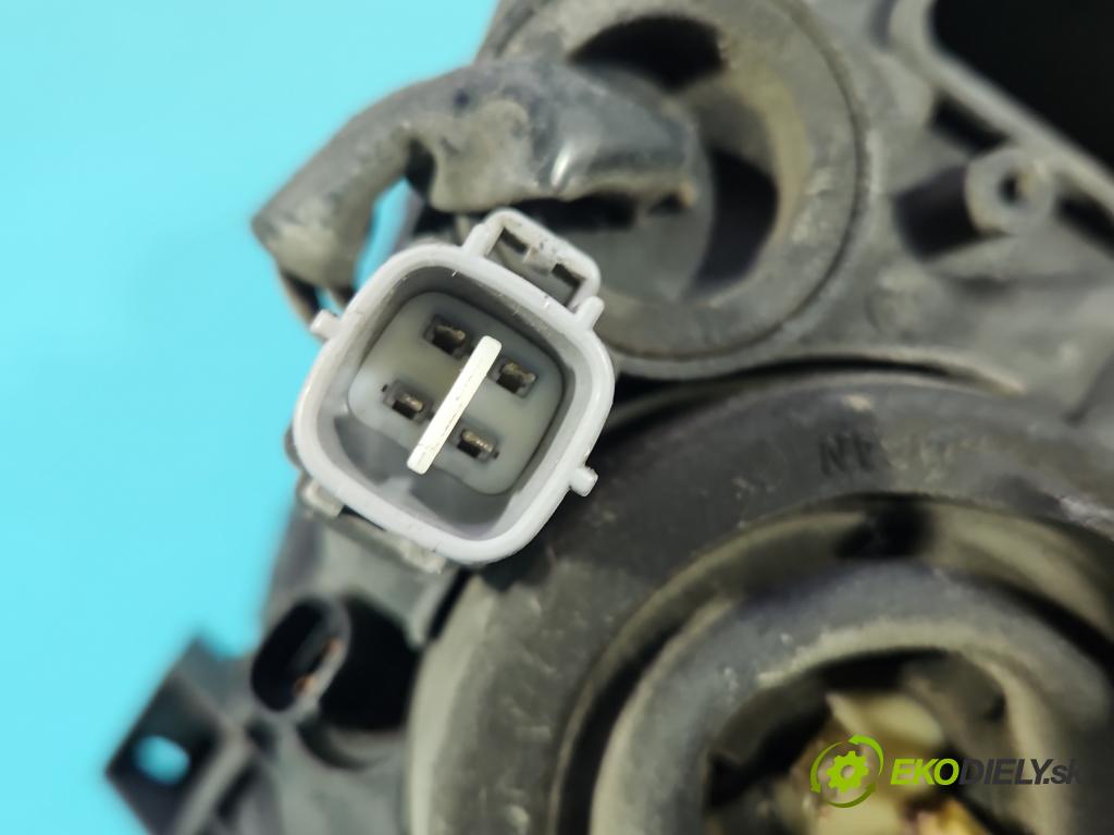 Toyota Avensis II T25 2003-2008 1.8 vvti 129 hp manual 95 kW 1794 cm3 5- světlo levý  (Klika dveří ostatní)