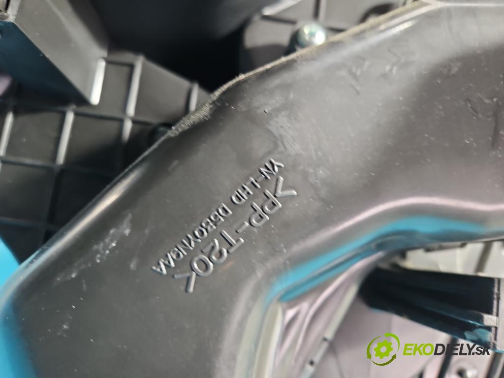 Kia Venga 1.4 16V 90 hp manual 66.2 kW 1396 cm3 5- radiátor 97200-1P000 (Radiátor topení)