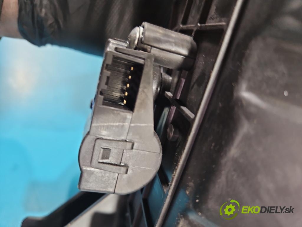 Kia Venga 1.4 16V 90 hp manual 66.2 kW 1396 cm3 5- radiátor 97200-1P000 (Radiátor topení)