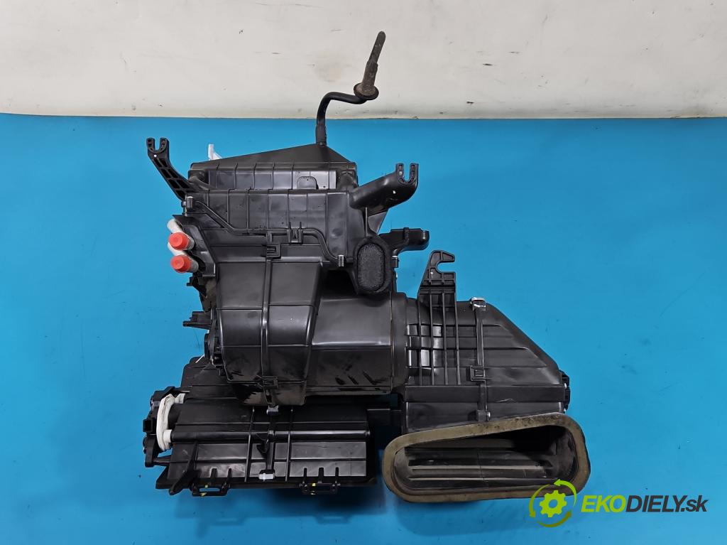 Kia Venga 1.4 16V 90 hp manual 66.2 kW 1396 cm3 5- radiátor 97200-1P000 (Radiátor topení)