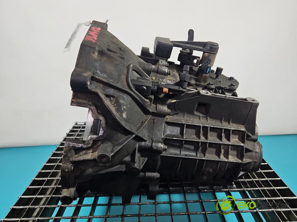 Volvo S40 II 2004-2012 1.8 16V 125 HP manual 92 kW 1798 cm3 4- prevodovka stupeň,rýchlosť manual 3M5R-7002-XE