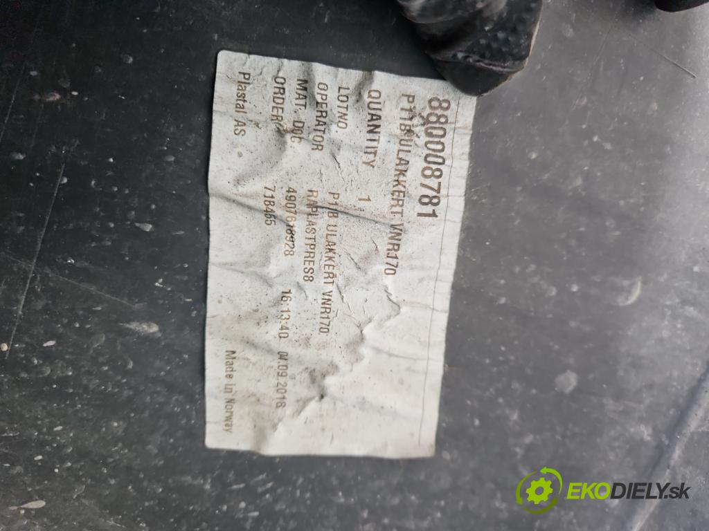 Volvo S40 II 2004-2012 1.8 16V 125 hp manual 92 kW 1798 cm3 4- nárazník zadní 30676200 (Klika dveří ostatní)