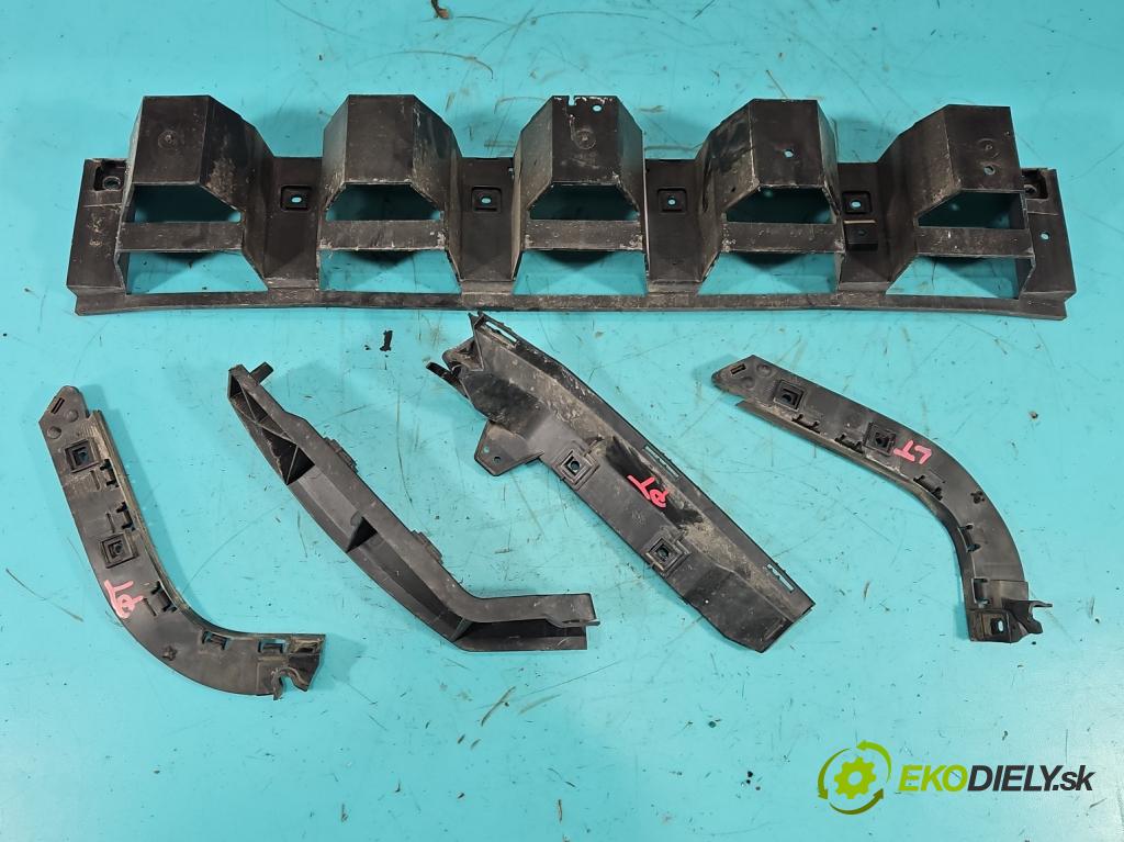 Volvo S40 II 2004-2012 1.8 16V 125 hp manual 92 kW 1798 cm3 4- nárazník zadní 30676200 (Klika dveří ostatní)