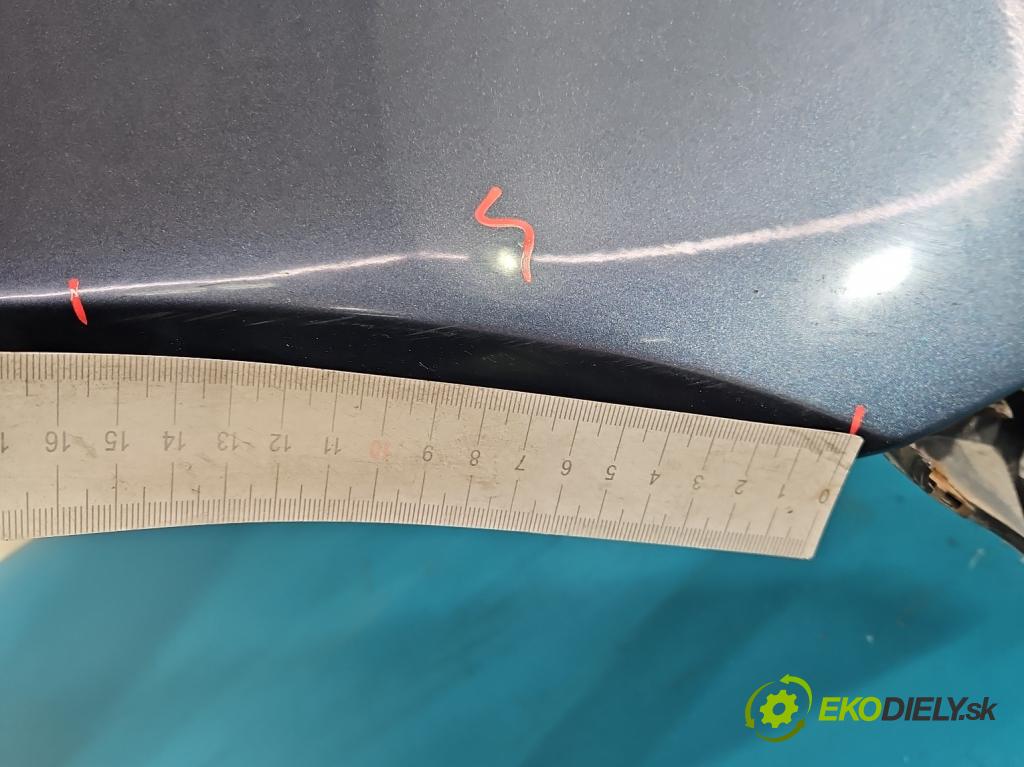 Volvo S40 II 2004-2012 1.8 16V 125 HP manual 92 kW 1798 cm3 4- blatník predné pravý  (Kľučka dverí ostatné)