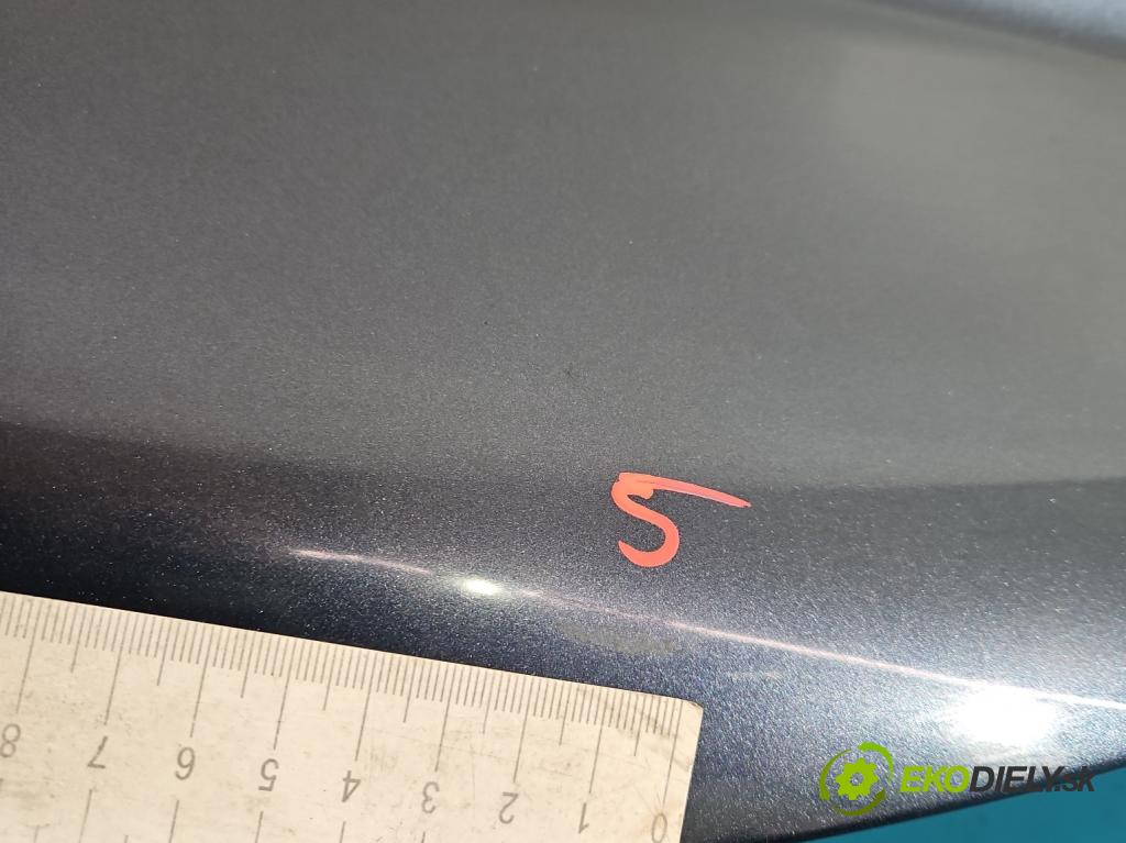 Volvo S40 II 2004-2012 1.8 16V 125 HP manual 92 kW 1798 cm3 4- blatník predné pravý  (Kľučka dverí ostatné)