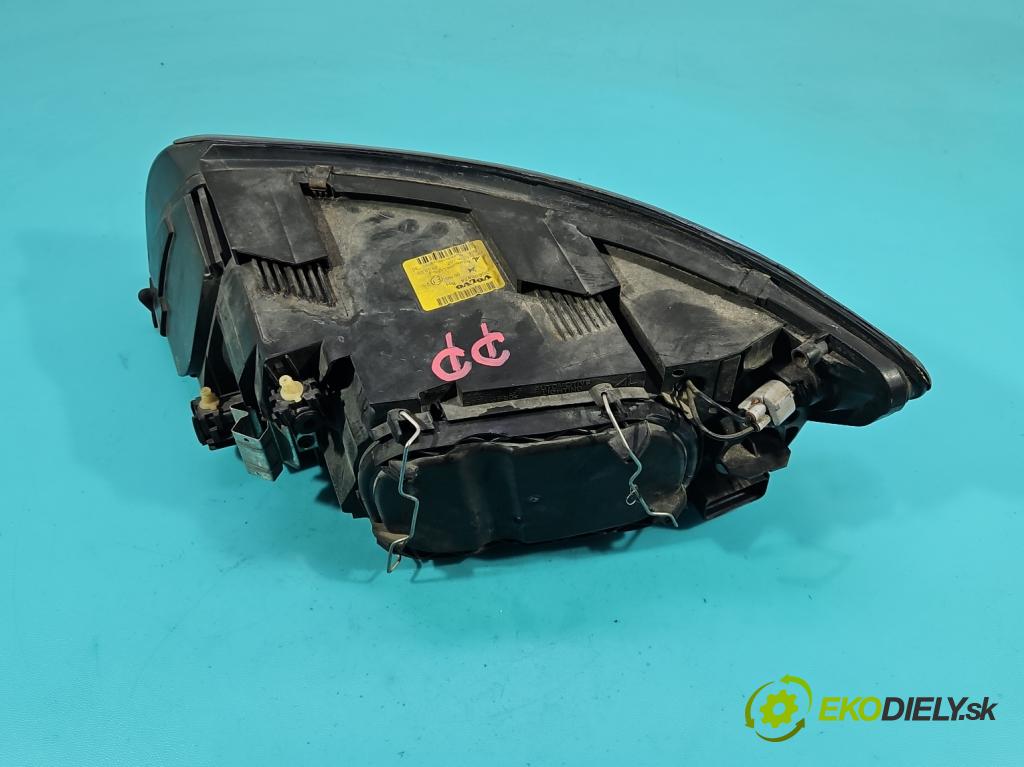Volvo S40 II 2004-2012 1.8 16V 125 HP manual 92 kW 1798 cm3 4- Reflektor: pravý 30698874 (Svetlo predné pravé)