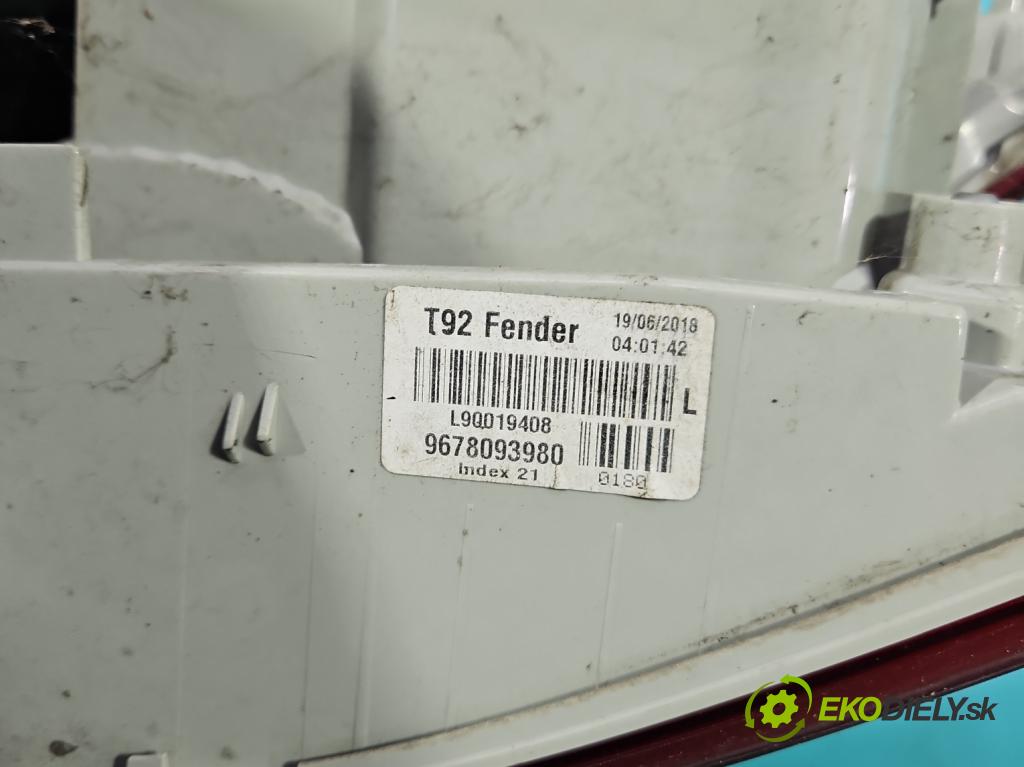 Peugeot 308 II 2013-2021 1.2 12V 110 hp manual 81 kW 1199 cm3 5- světlo zadní levé 9678093980 (Klika dveří ostatní)