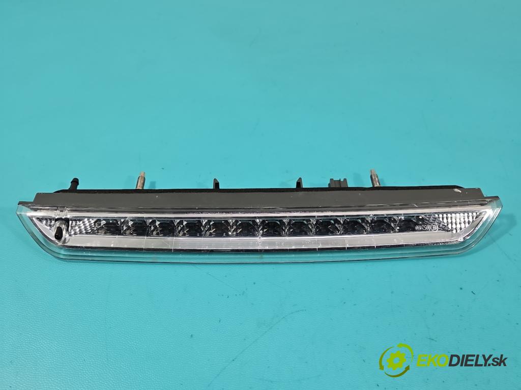 Peugeot 308 II 2013-2021 1.2 12V 110 HP manual 81 kW 1199 cm3 5- světlo: stop: 9688016380