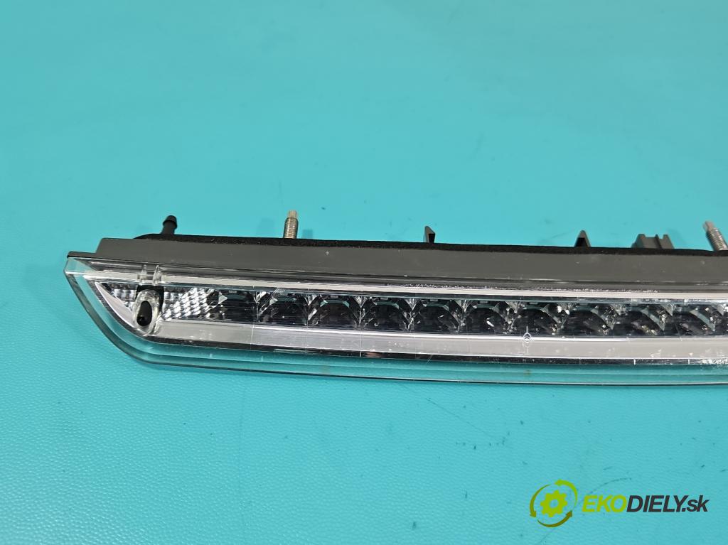 Peugeot 308 II 2013-2021 1.2 12V 110 HP manual 81 kW 1199 cm3 5- světlo: stop: 9688016380