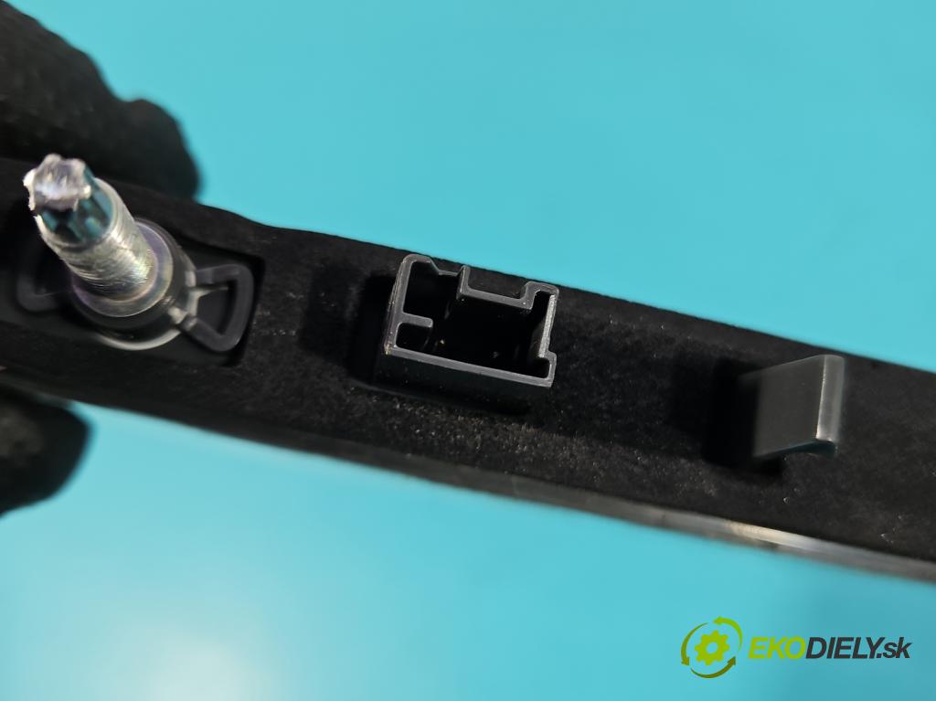 Peugeot 308 II 2013-2021 1.2 12V 110 HP manual 81 kW 1199 cm3 5- světlo: stop: 9688016380