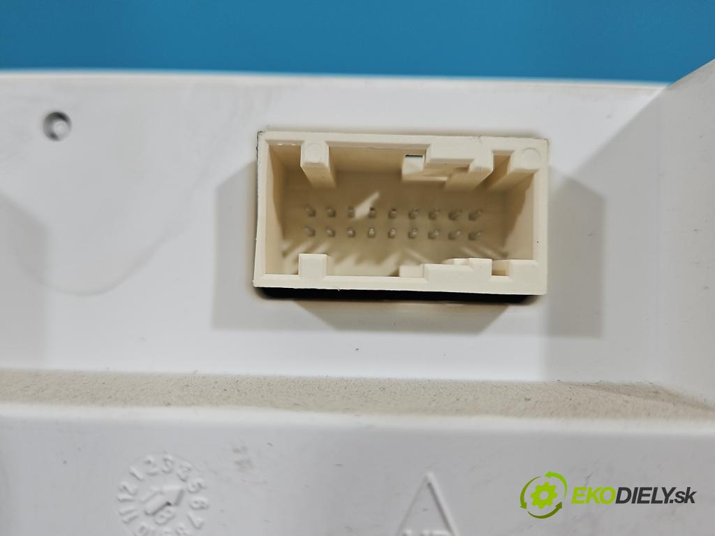 Peugeot 308 II 2013-2021 1.2 12V 110 HP manual 81 kW 1199 cm3 5- prístrojovka/ budíky 9822776780 (Prístrojová doska)