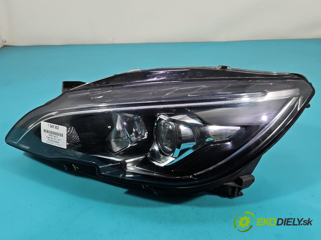 Peugeot 308 II 2013-2021 1.2 12V 110 HP manual 81 kW 1199 cm3 5- Reflektor: ľavý 9816990680 (Kľučka dverí ostatné)