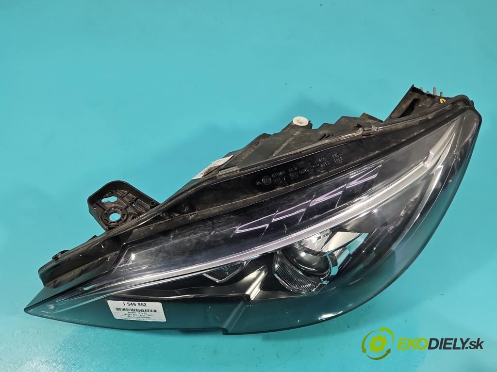 Peugeot 308 II 2013-2021 1.2 12V 110 HP manual 81 kW 1199 cm3 5- Reflektor: ľavý 9816990680 (Kľučka dverí ostatné)