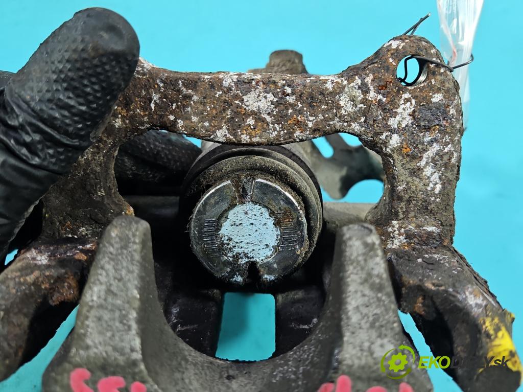 Vw Passat B5 1995-2005 1.8 T 150 hp manual 110 kW 1781 cm3 4- brzdič zadní levý  (Klika dveří ostatní)