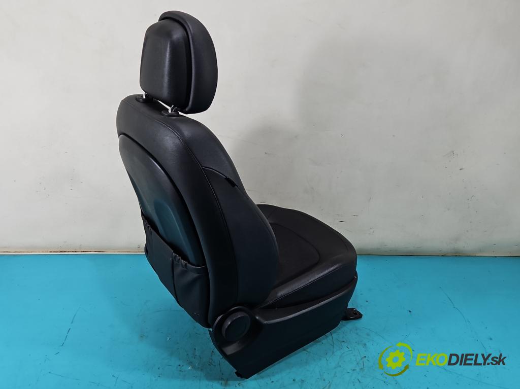 Hyundai Ix35 2.0 CRDI 136 HP manual 100 kW 1995 cm3 5- sedačke: komplet