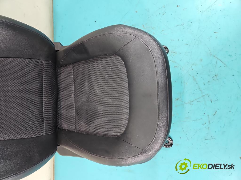 Hyundai Ix35 2.0 CRDI 136 HP manual 100 kW 1995 cm3 5- sedačke: komplet