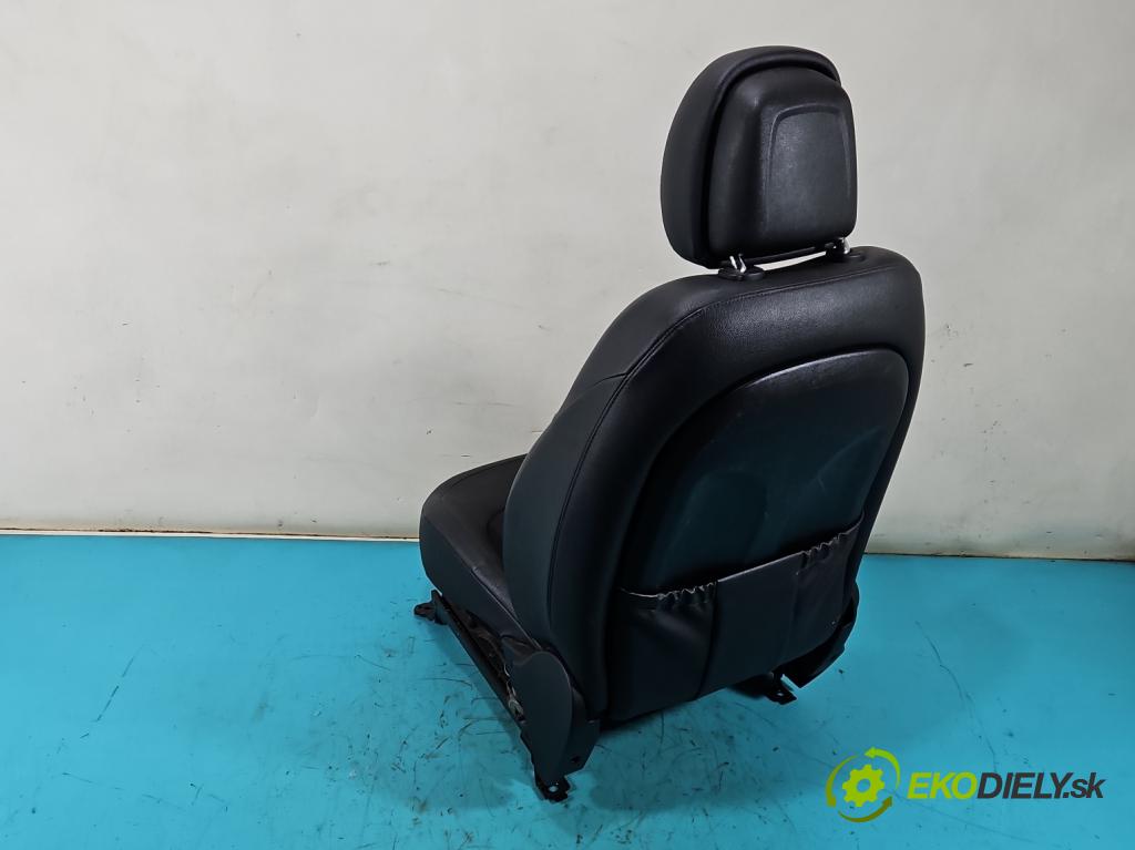 Hyundai Ix35 2.0 CRDI 136 HP manual 100 kW 1995 cm3 5- sedačke: komplet