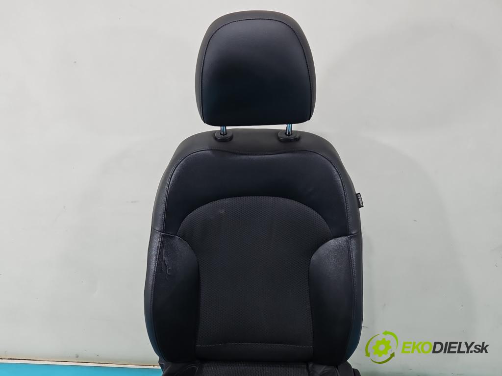Hyundai Ix35 2.0 CRDI 136 HP manual 100 kW 1995 cm3 5- sedačke: komplet