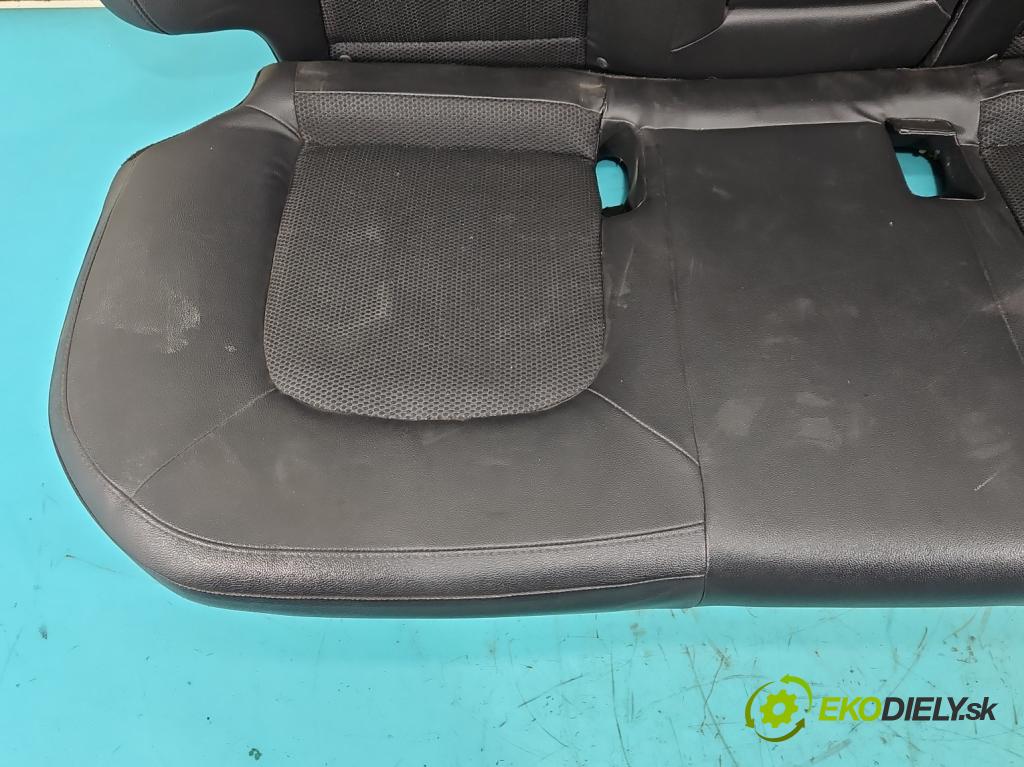 Hyundai Ix35 2.0 CRDI 136 HP manual 100 kW 1995 cm3 5- sedačke: komplet