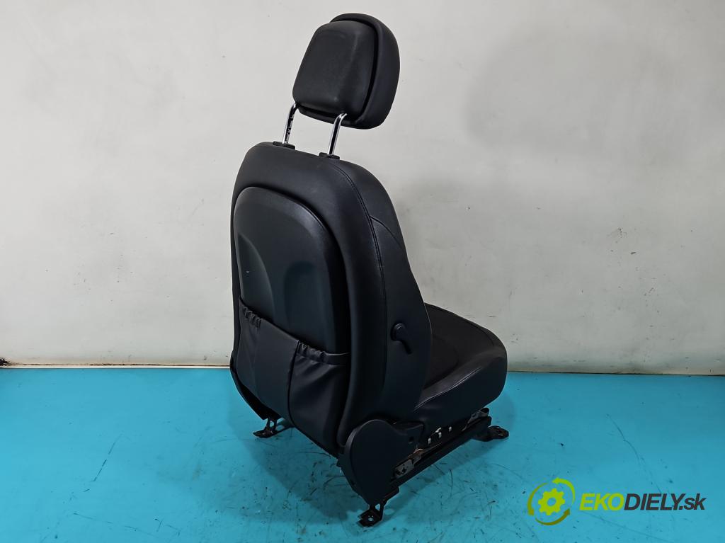 Hyundai Ix35 2.0 CRDI 136 HP manual 100 kW 1995 cm3 5- sedačke: komplet