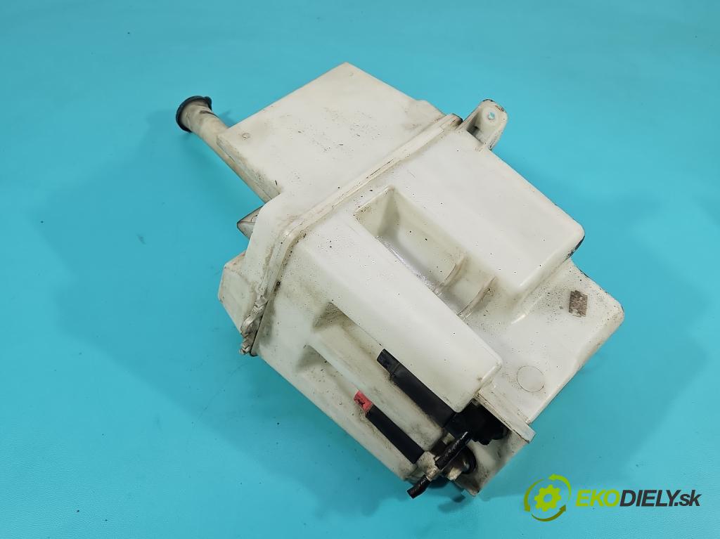 Toyota Avensis II T25 2003-2008 1.8 vvti 129 hp manual 95 kW 1794 cm3 5- nádržka tekutina: ostřikovačů 