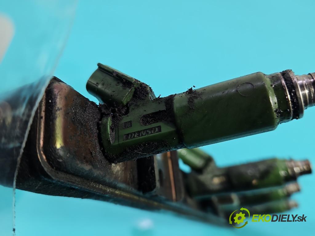 Toyota Avensis II T25 2003-2008 1.8 vvti 129 HP manual 95 kW 1794 cm3 5- vstrek 23250-22040 (Vstrekovač paliva)