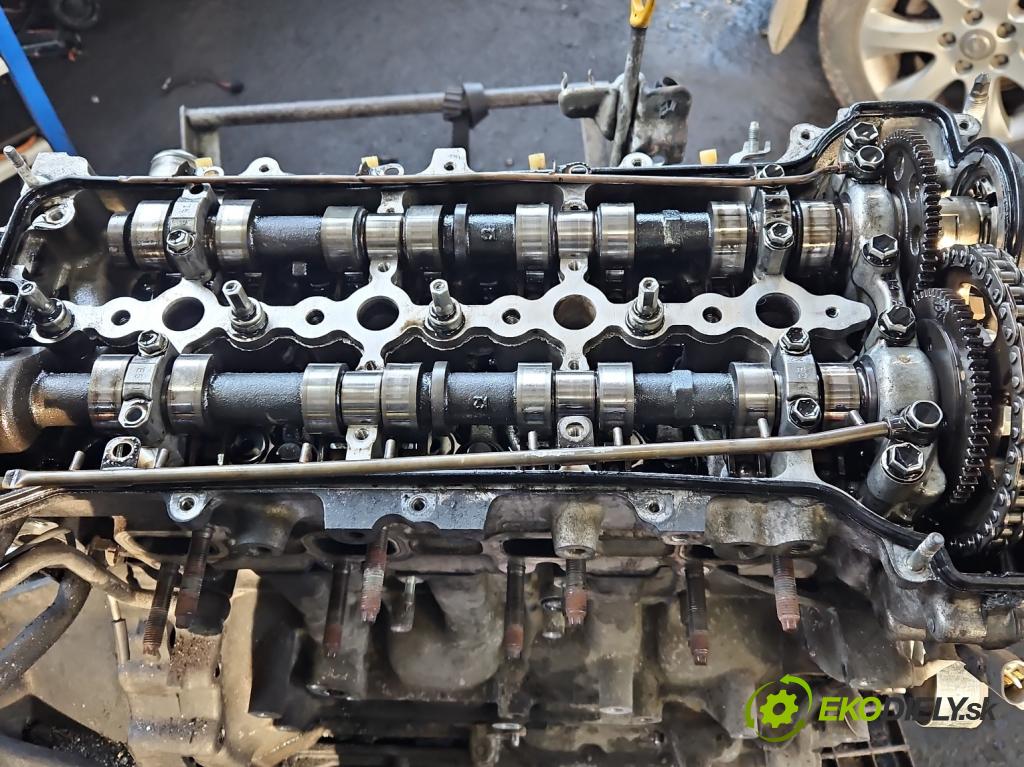 Toyota Auris I 2006-2013 2.0 D4D 126 HP manual 93 kW 1998 cm3 5- motor diesla 1AD