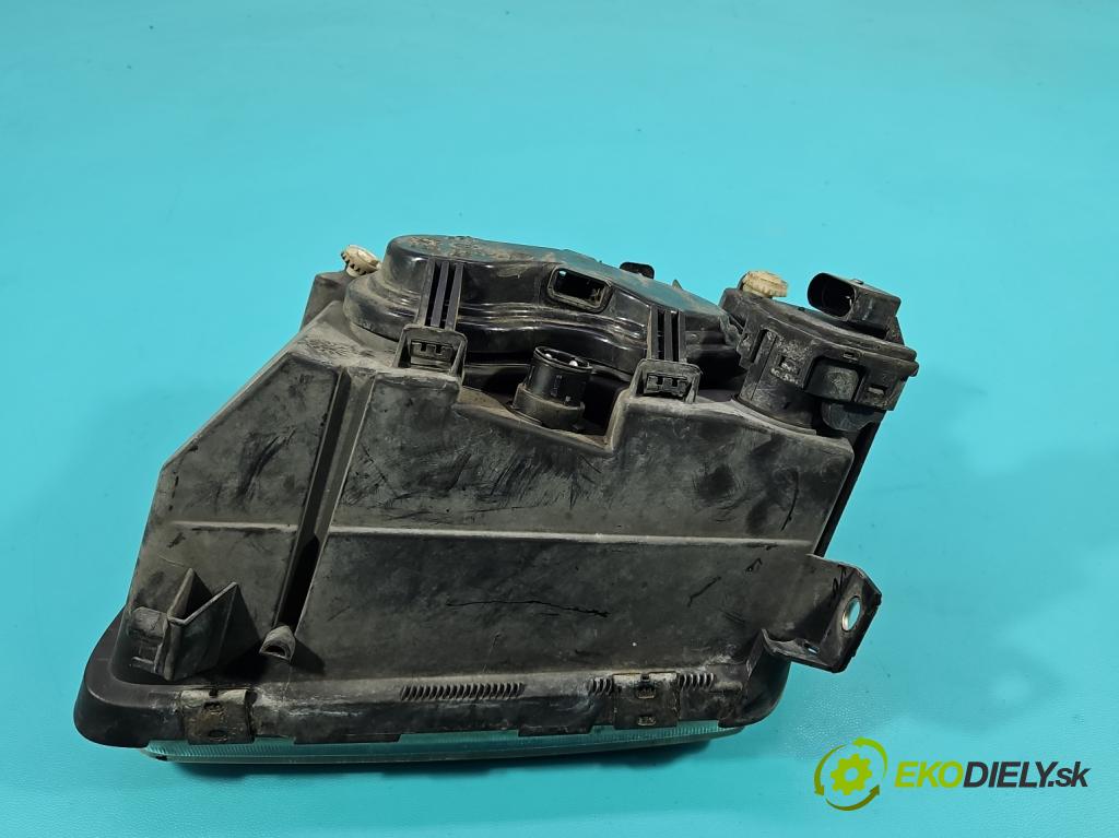 Audi A3 8L 1996-2003 1.9 tdi 90 HP manual 66 kW 1896 cm3 5- Reflektor: pravý  (Svetlo predné pravé)