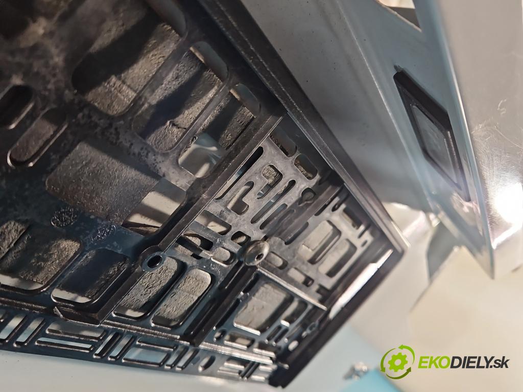 Audi A4 B9 2015-2024 2.0 TFSI 252KM automatic 185 kW 1984 cm3 4- zadní kufrové dveře  (Zadní kapota (kufr))