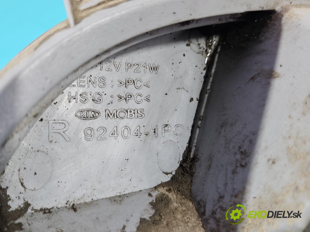 Kia Venga 1.4 16V 90 HP manual 66.2 kW 1396 cm3 5- svetlo / reflektor zadné pravé nárazník 92404-1PO