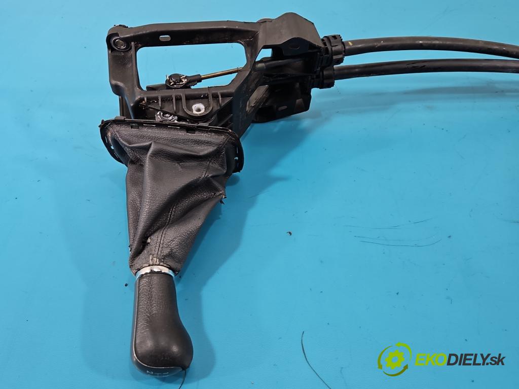 Toyota Avensis II T25 2003-2008 1.8 vvti 129 HP manual 95 kW 1794 cm3 5- Páka: Změny: stupeň,rýchlosť (Rýchlostná páka (kulisa))