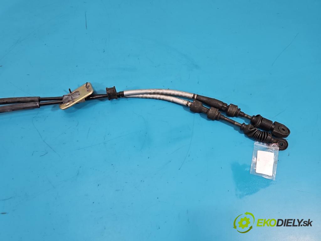 Toyota Avensis II T25 2003-2008 1.8 vvti 129 HP manual 95 kW 1794 cm3 5- Páka: Změny: stupeň,rýchlosť (Rýchlostná páka (kulisa))