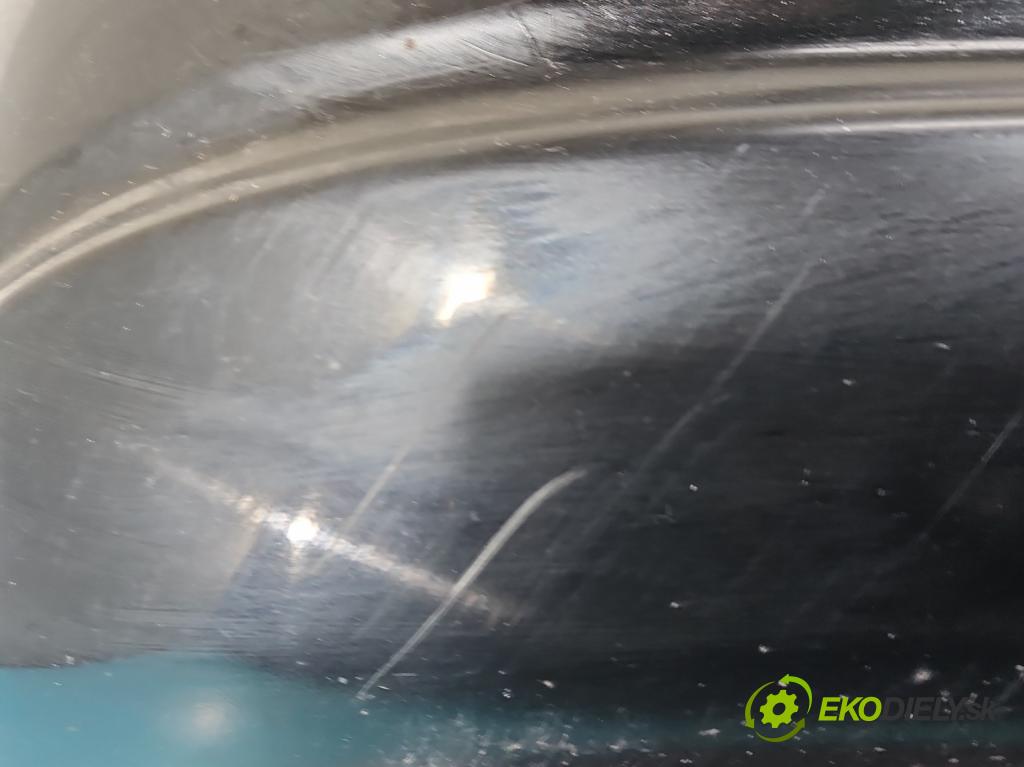 Toyota Avensis II T25 2003-2008 1.8 vvti 129 hp manual 95 kW 1794 cm3 5- nárazník zadní  (Klika dveří ostatní)