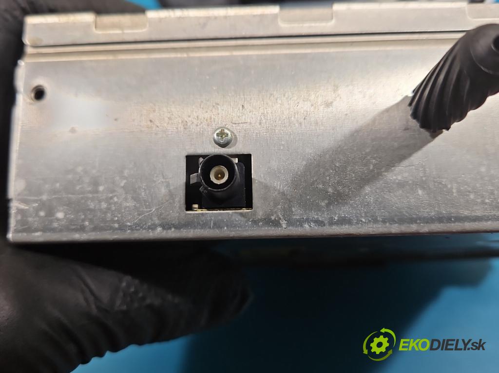 Mini One II 2006-2013 1.6 16V 120 HP manual 88 kW 1598 cm3 3- Radio originál 3449345