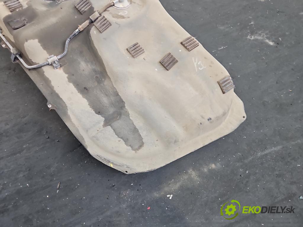 Hyundai Ix35 2.0 CRDI 136 HP manual 100 kW 1995 cm3 5- Nádrž: palivo  (Palivová nádrž)