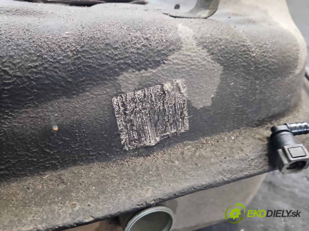 Hyundai Ix35 2.0 CRDI 136 HP manual 100 kW 1995 cm3 5- Nádrž: palivo  (Palivová nádrž)