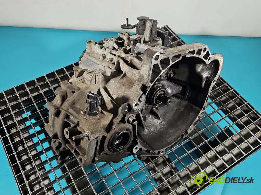 Kia Venga 1.4 16V 90 hp manual 66.2 kW 1396 cm3 5- převodovka stupňová manual TAJ5F