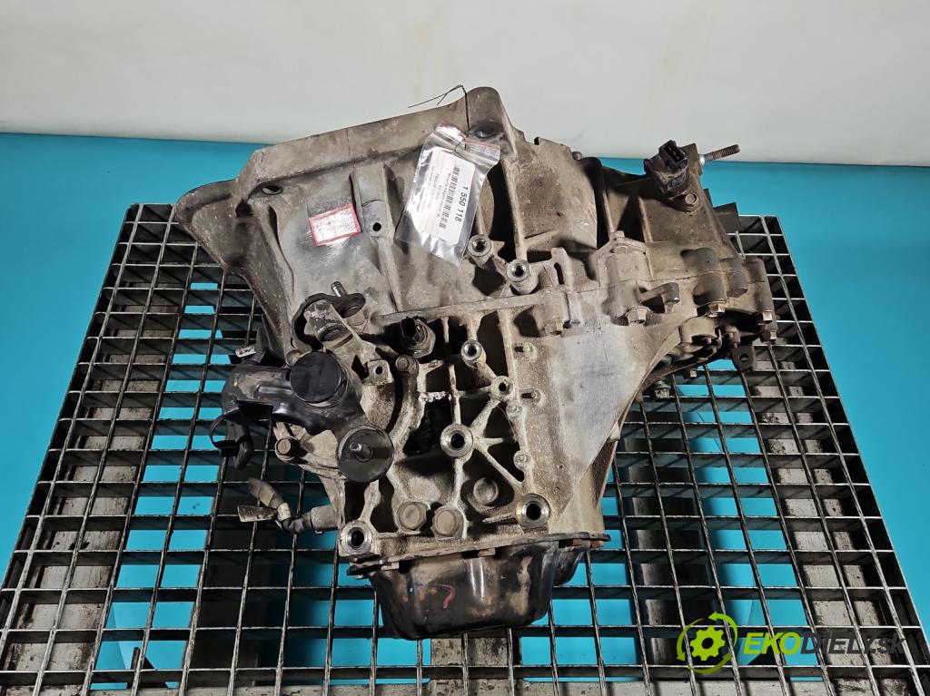 Kia Venga 1.4 16V 90 hp manual 66.2 kW 1396 cm3 5- převodovka stupňová manual TAJ5F