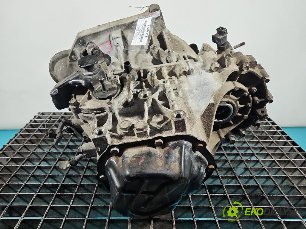 Kia Venga 1.4 16V 90 hp manual 66.2 kW 1396 cm3 5- převodovka stupňová manual TAJ5F