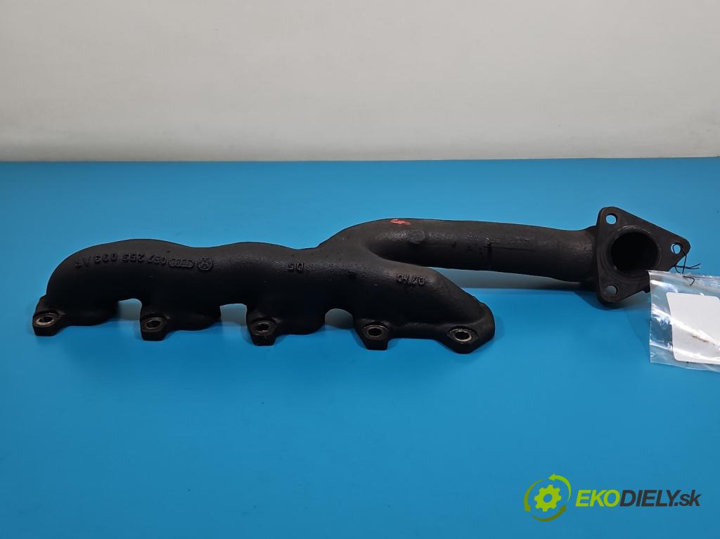 Audi Q7 2005-2015 4.2 TDI 326KM automatic 240 kW 4134 cm3 5- potrubí výfuk 057253033AR (Výfukové potrubí)