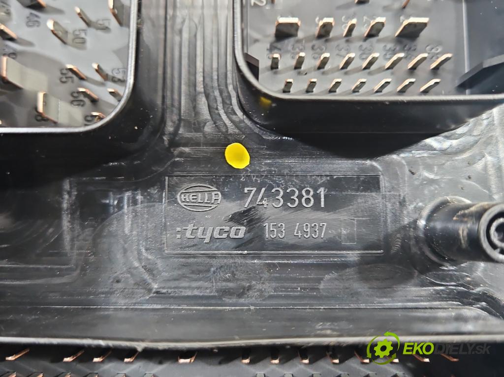 Opel Zafira B 2005-2014 1.7 cdti 125 hp manual 92 kW 1686 cm3 5- skříňka pojistková 13206748 (Pojistková skříňka)