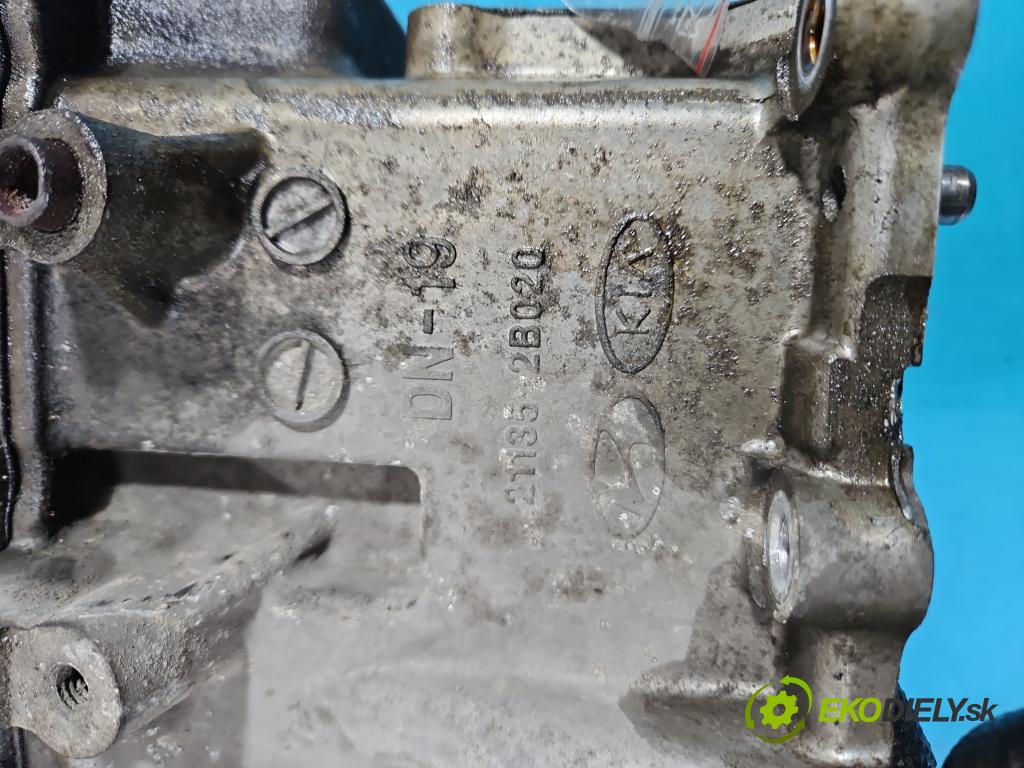 Kia Venga 1.4 16V 90 HP manual 66.2 kW 1396 cm3 5- vaňa olejová 21135-2B020 (Olejová vaňa)