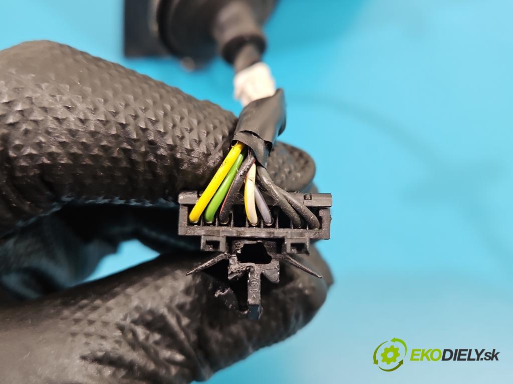 Opel Zafira B 2005-2014 1.7 cdti 125 HP manual 92 kW 1686 cm3 5- zrkadlo pravé 13312842 (Kľučka dverí ostatné)