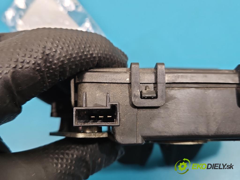 Opel Zafira B 2005-2014 1.7 cdti 125 HP manual 92 kW 1686 cm3 5- zámok kufrové dvere zadné