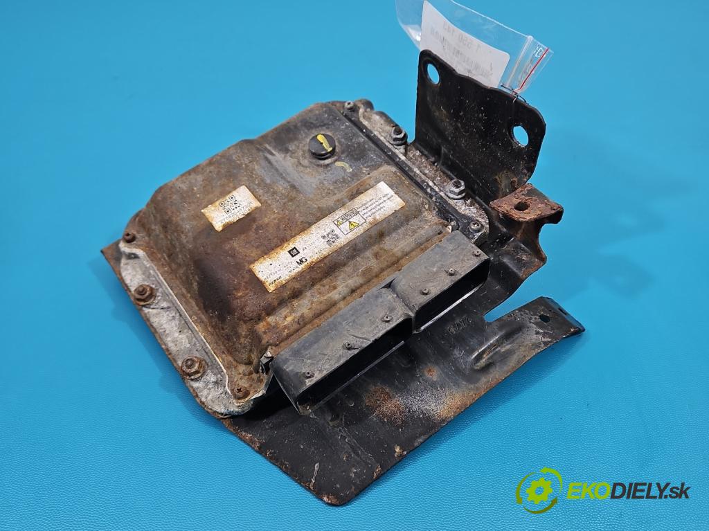 Opel Zafira B 2005-2014 1.7 cdti 125 hp manual 92 kW 1686 cm3 5- řídící jednotka motoru 98113172