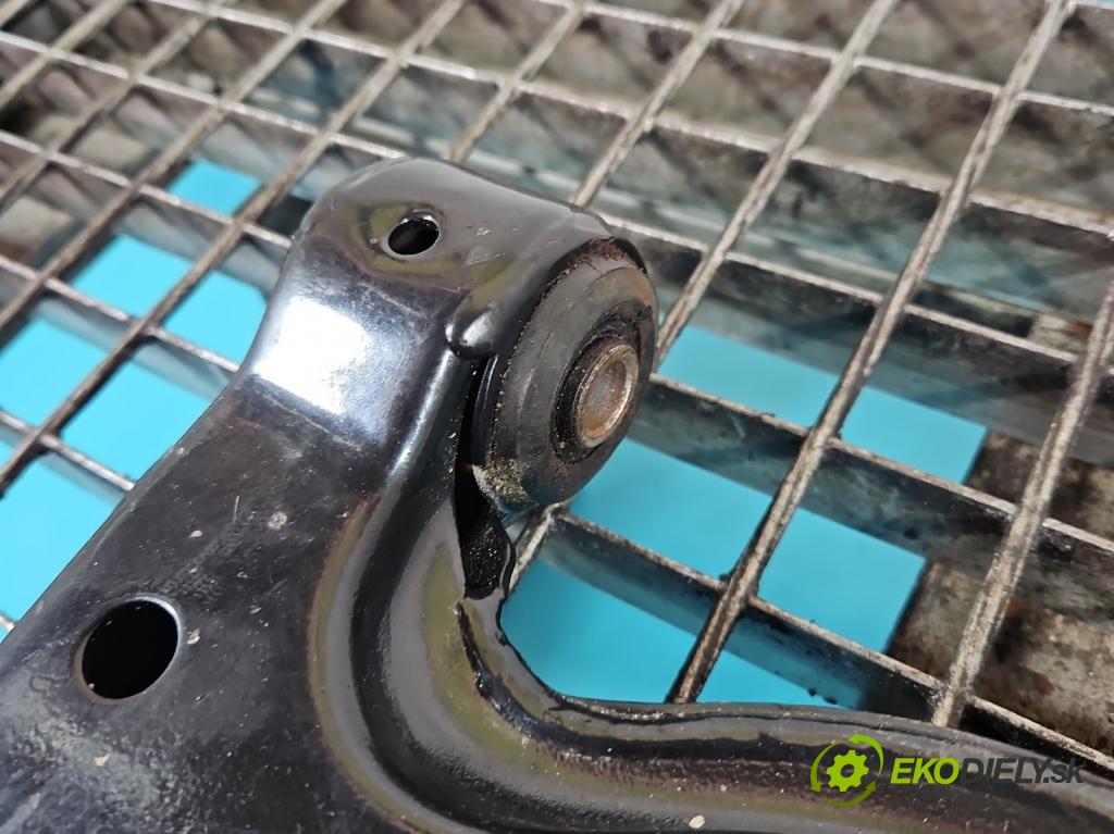 Opel Zafira B 2005-2014 1.7 cdti 125 hp manual 92 kW 1686 cm3 5- přední levý  (Klika dveří ostatní)