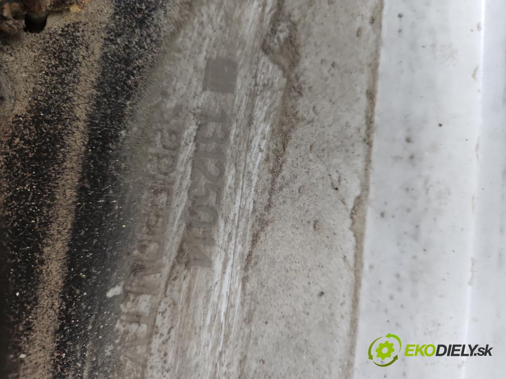 Opel Zafira B 2005-2014 1.7 cdti 125 hp manual 92 kW 1686 cm3 5- nárazník zadní 13125014 (Klika dveří ostatní)