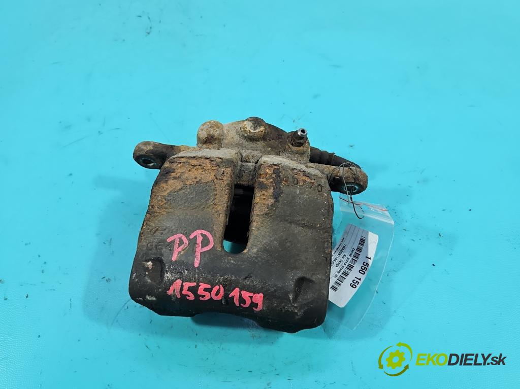 Kia Venga 1.4 16V 90 HP manual 66.2 kW 1396 cm3 5- brzdič predné pravý  (Kľučka dverí ostatné)